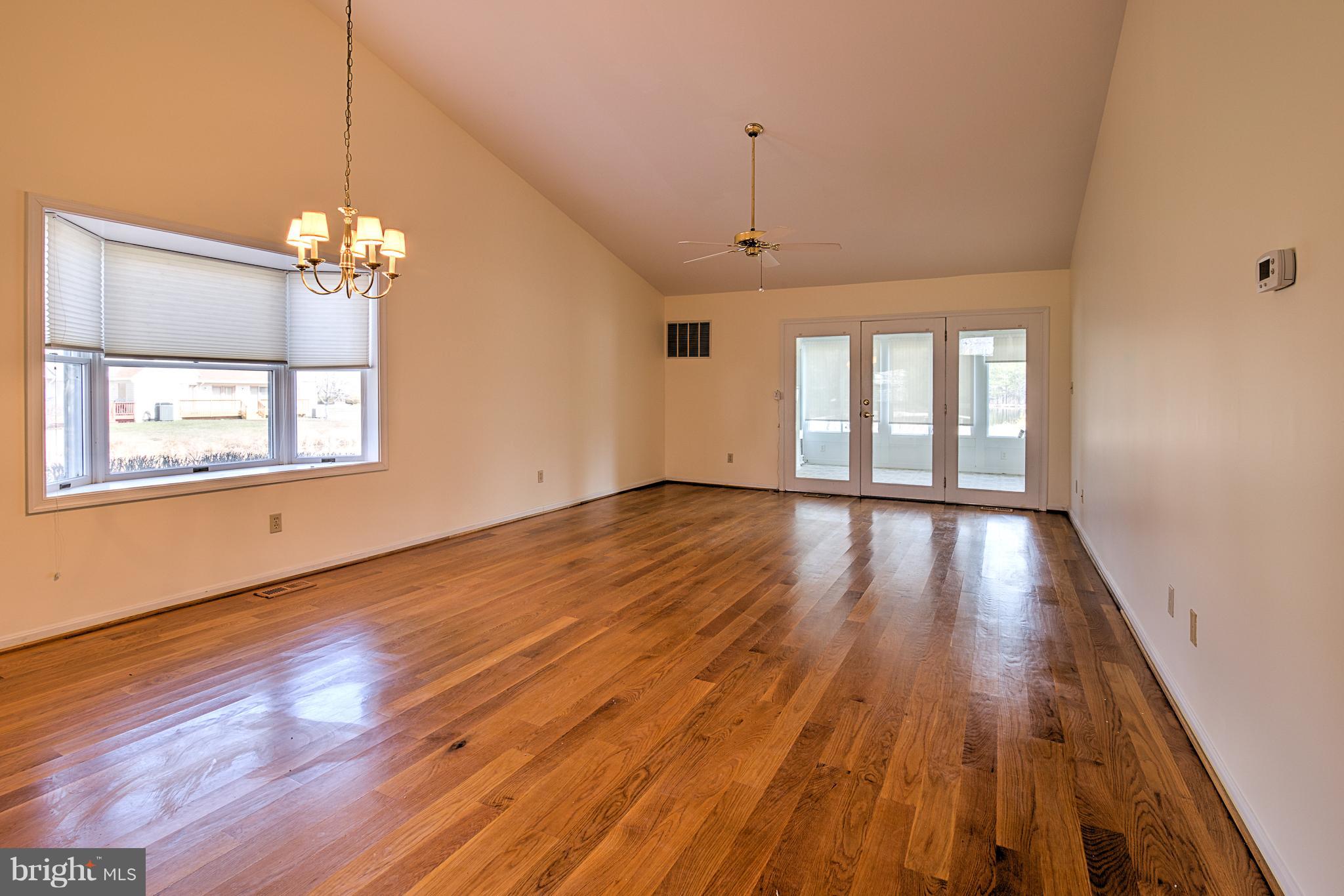 6006 Bridgepointe Drive Chester, MD 21619 - Photo 2 of 12 Great Room