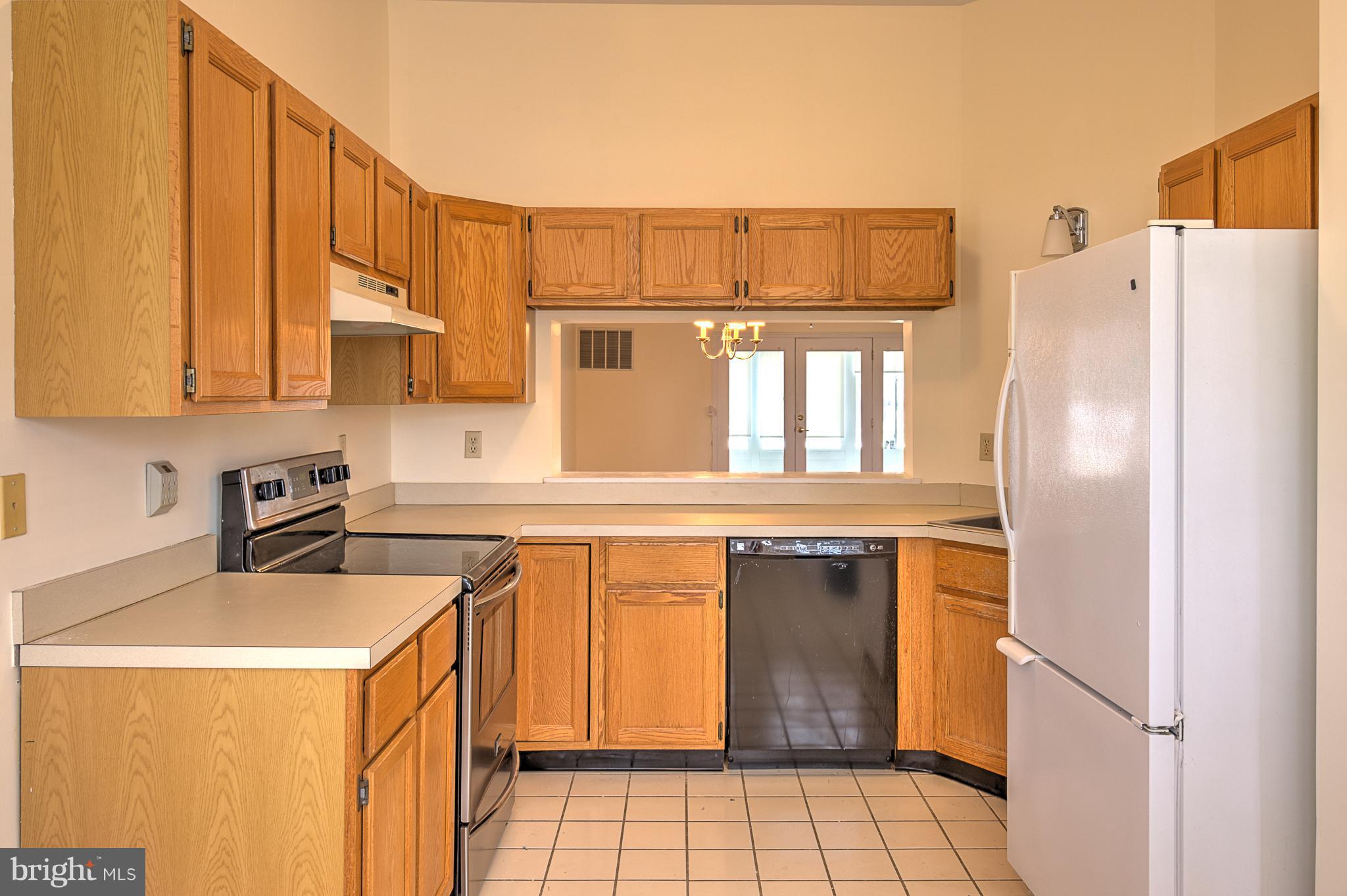 6006 Bridgepointe Drive Chester, MD 21619 - Photo 4 of 12 Kitchen