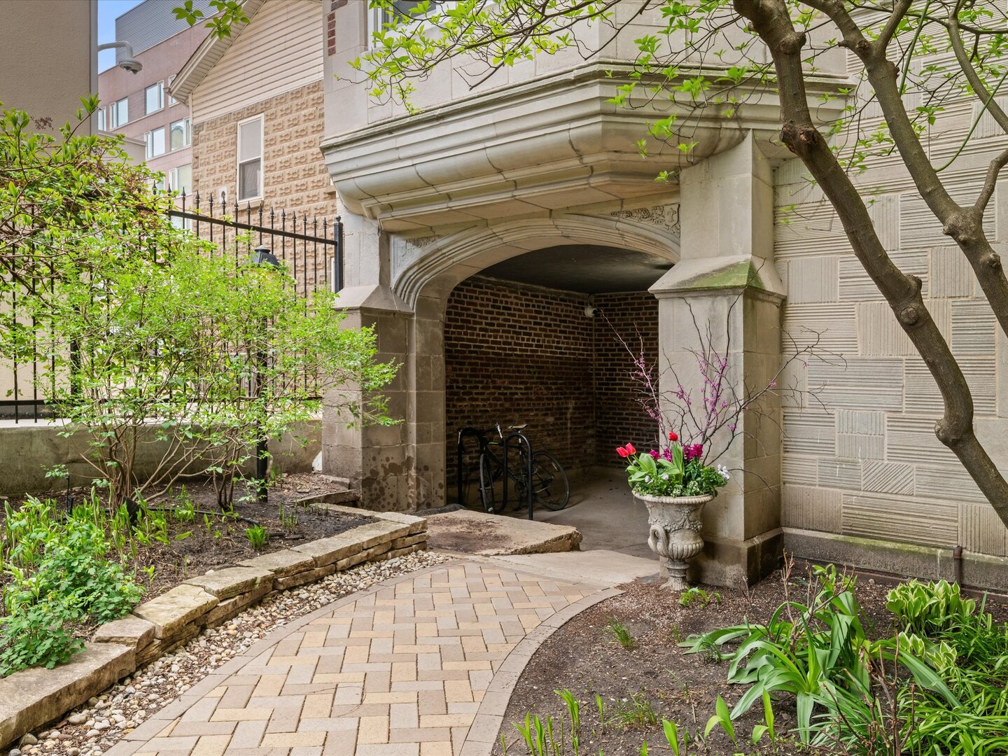 6334 North Sheridan Road, Unit 3F Chicago, IL 60660 - Photo 33 of 34