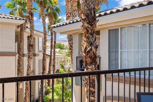 $199,999 | 7143 South Durango Drive, Unit 305, Las Vegas, NV 89113