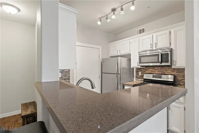 $199,999 | 7143 South Durango Drive, Unit 305, Las Vegas, NV 89113