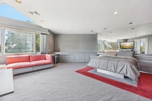 $1,979,000 | 17 Magnolia Drive, Greenwich, CT 06831