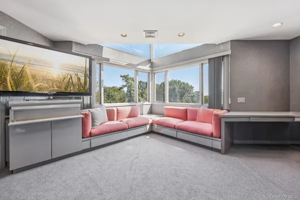 $1,979,000 | 17 Magnolia Drive, Greenwich, CT 06831