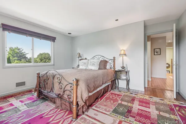 $1,979,000 | 17 Magnolia Drive, Greenwich, CT 06831