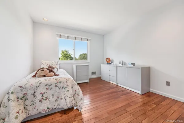 $1,979,000 | 17 Magnolia Drive, Greenwich, CT 06831