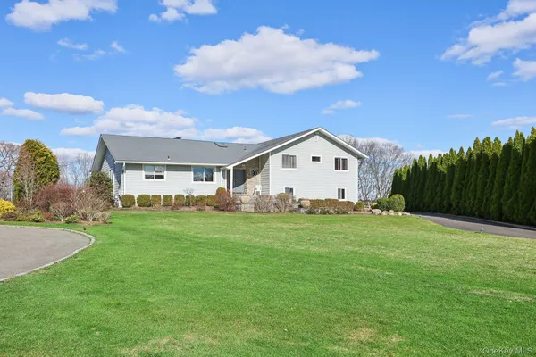 $1,979,000 | 17 Magnolia Drive, Greenwich, CT 06831