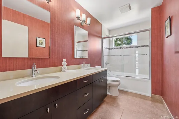 $1,979,000 | 17 Magnolia Drive, Greenwich, CT 06831