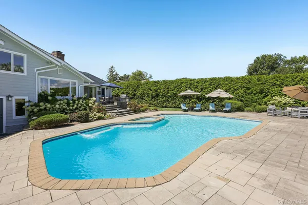 $1,979,000 | 17 Magnolia Drive, Greenwich, CT 06831