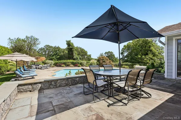 $1,979,000 | 17 Magnolia Drive, Greenwich, CT 06831