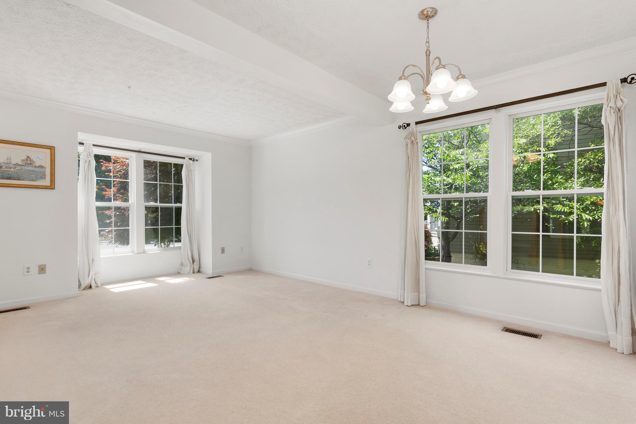 2544 Summers Ridge Drive Odenton, MD 21113 - Photo 4 of 30 Living Room w/ plenty of sunlight