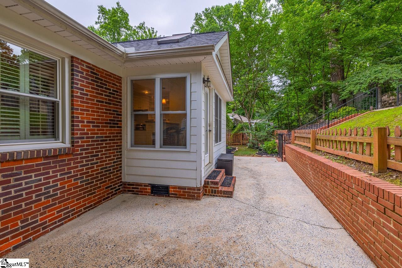 314 Chick Springs Road Greenville, SC 29609 - Photo 12 of 39 Gallery Image 12