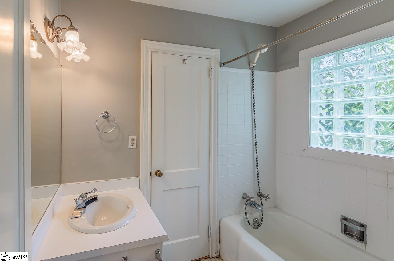 314 Chick Springs Road Greenville, SC 29609 - Photo 28 of 39 Gallery Image 28