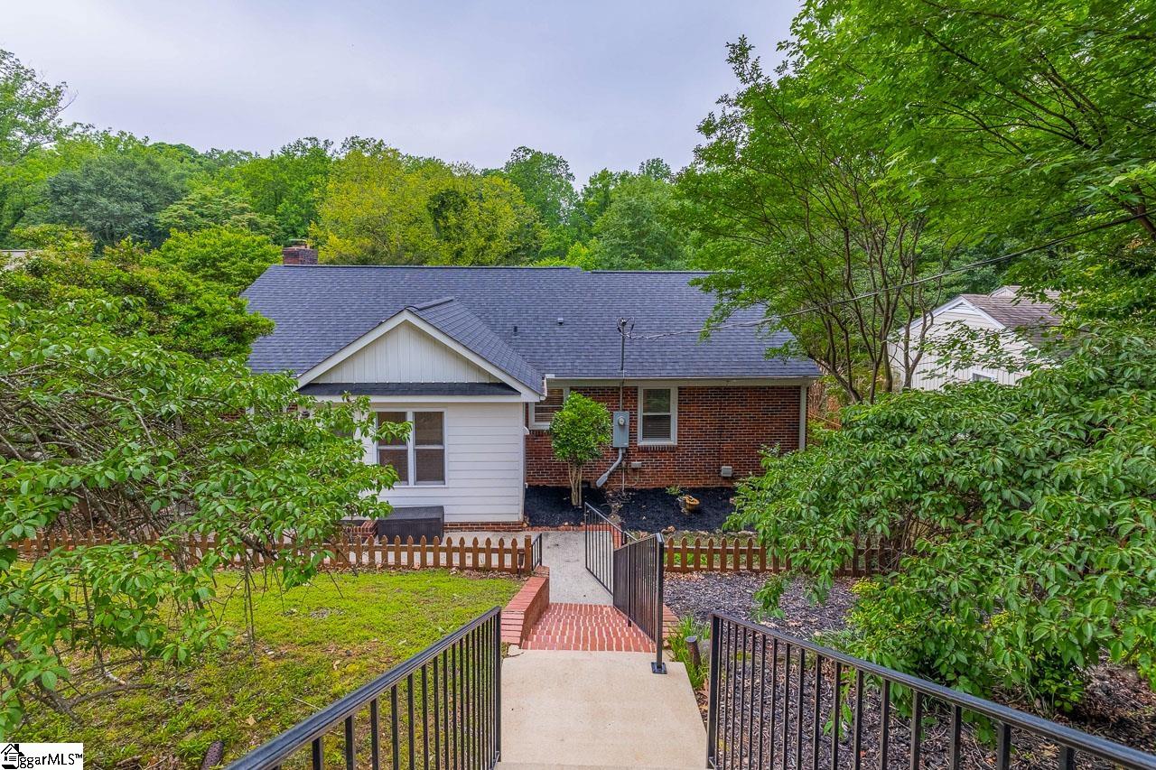 314 Chick Springs Road Greenville, SC 29609 - Photo 9 of 39 Gallery Image 9
