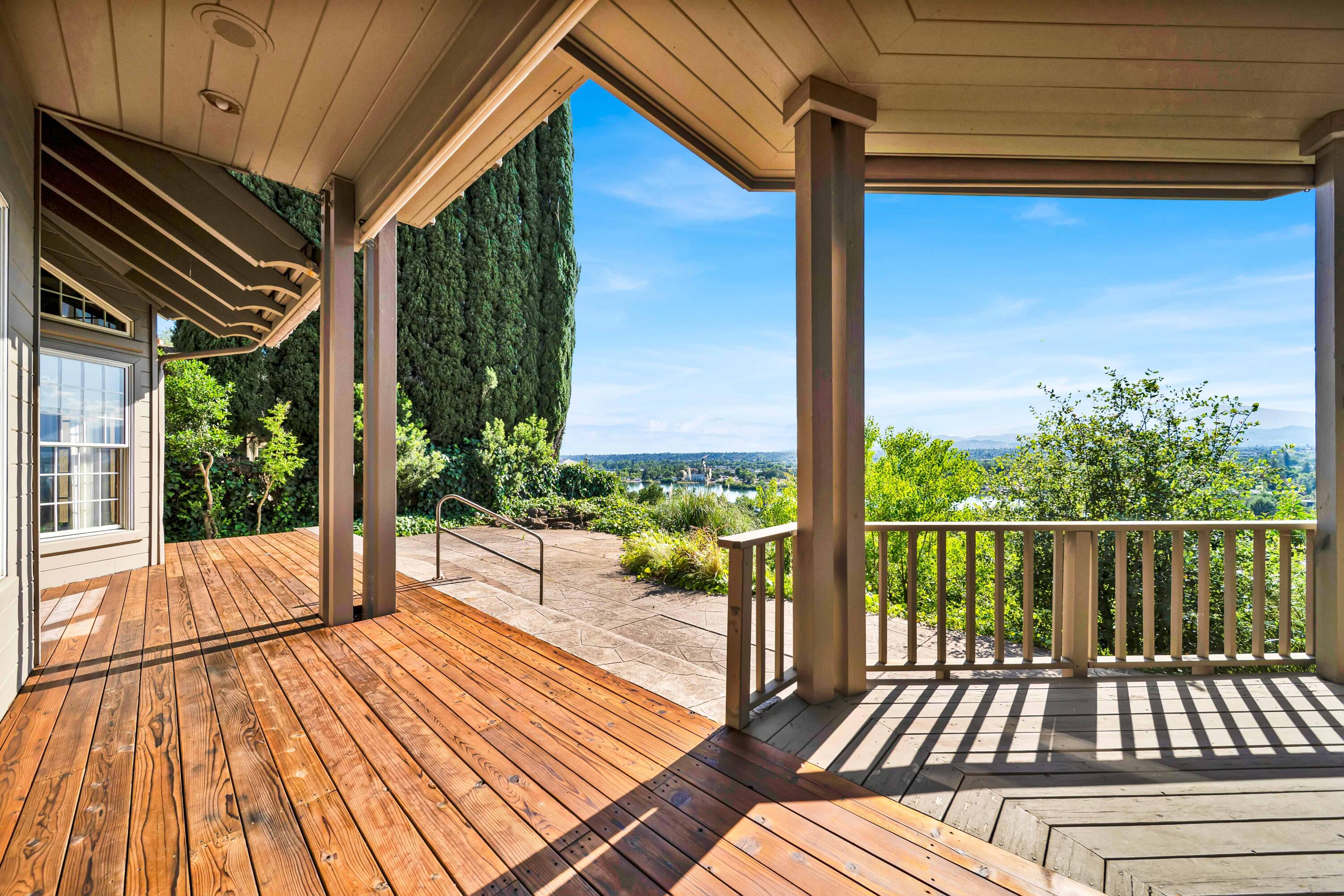 1744 Bechelli Lane Redding, CA 96002 - Photo 23 of 33 Redding Real Estate Photography-70