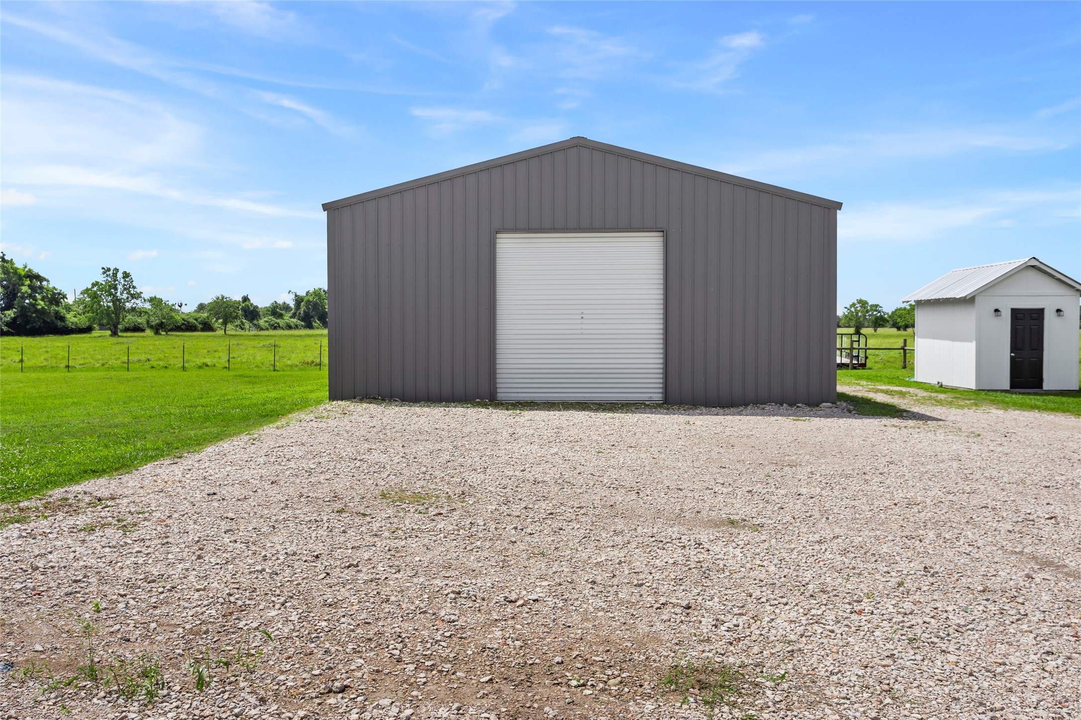 4473 County Road 172 Alvin, TX 77511 - Photo 33 of 36 30ft X45Ft Workshop perfect for storage or entertainment