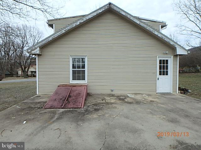 13215 Edgemont Road Smithsburg, MD 21783 - Photo 5 of 15 Gallery Image 5