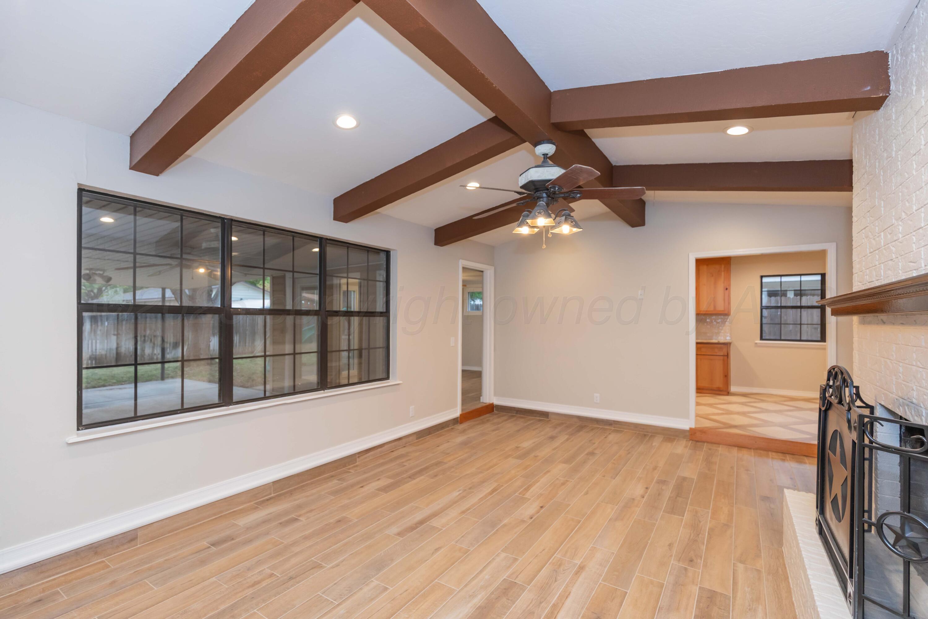 6604 Falcon Road Amarillo, TX 79109 - Photo 6 of 16 LIVING ROOM VIEW 5
