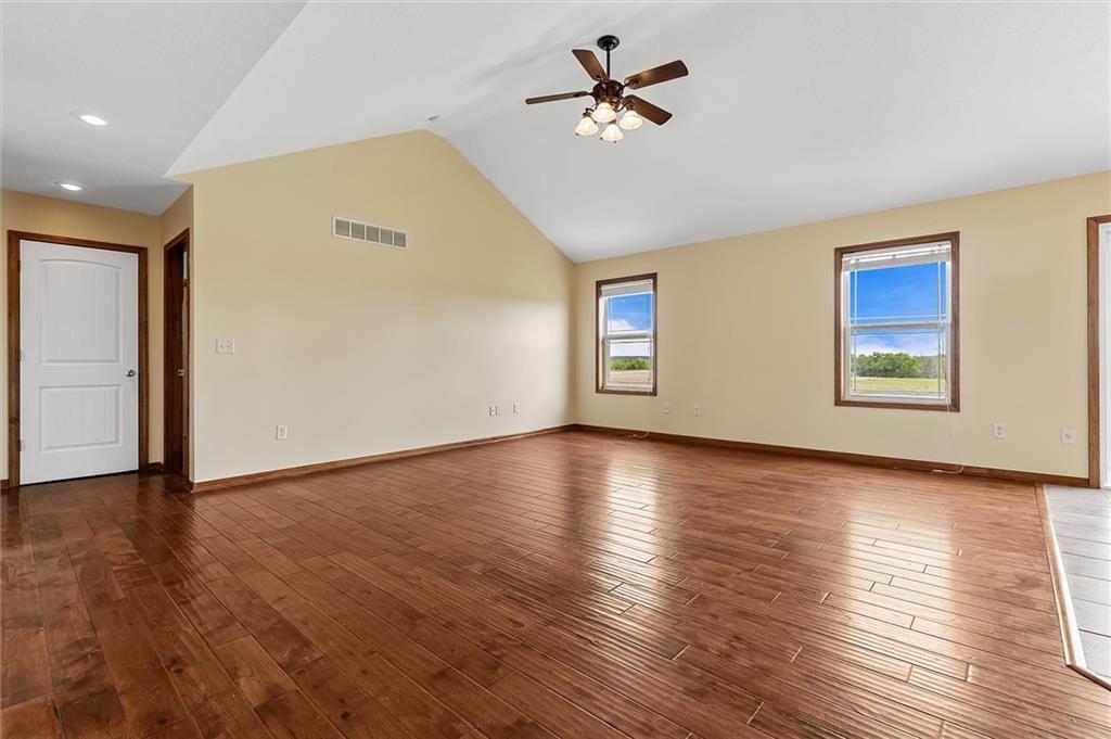 13451 North Garner Road Richmond, MO 64085 - Photo 5 of 40
