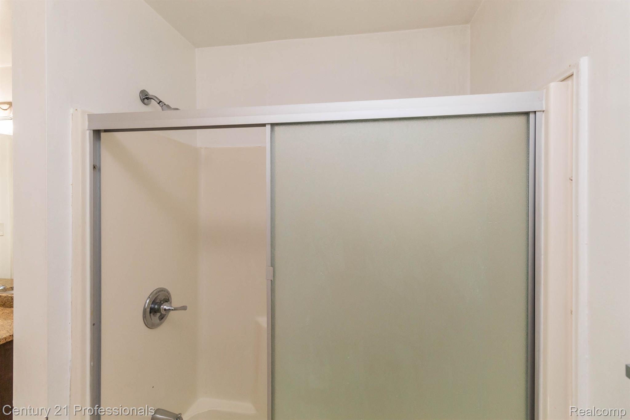 40840 Harris Road Belleville, MI 48111 - Photo 19 of 45 Gallery Image 19