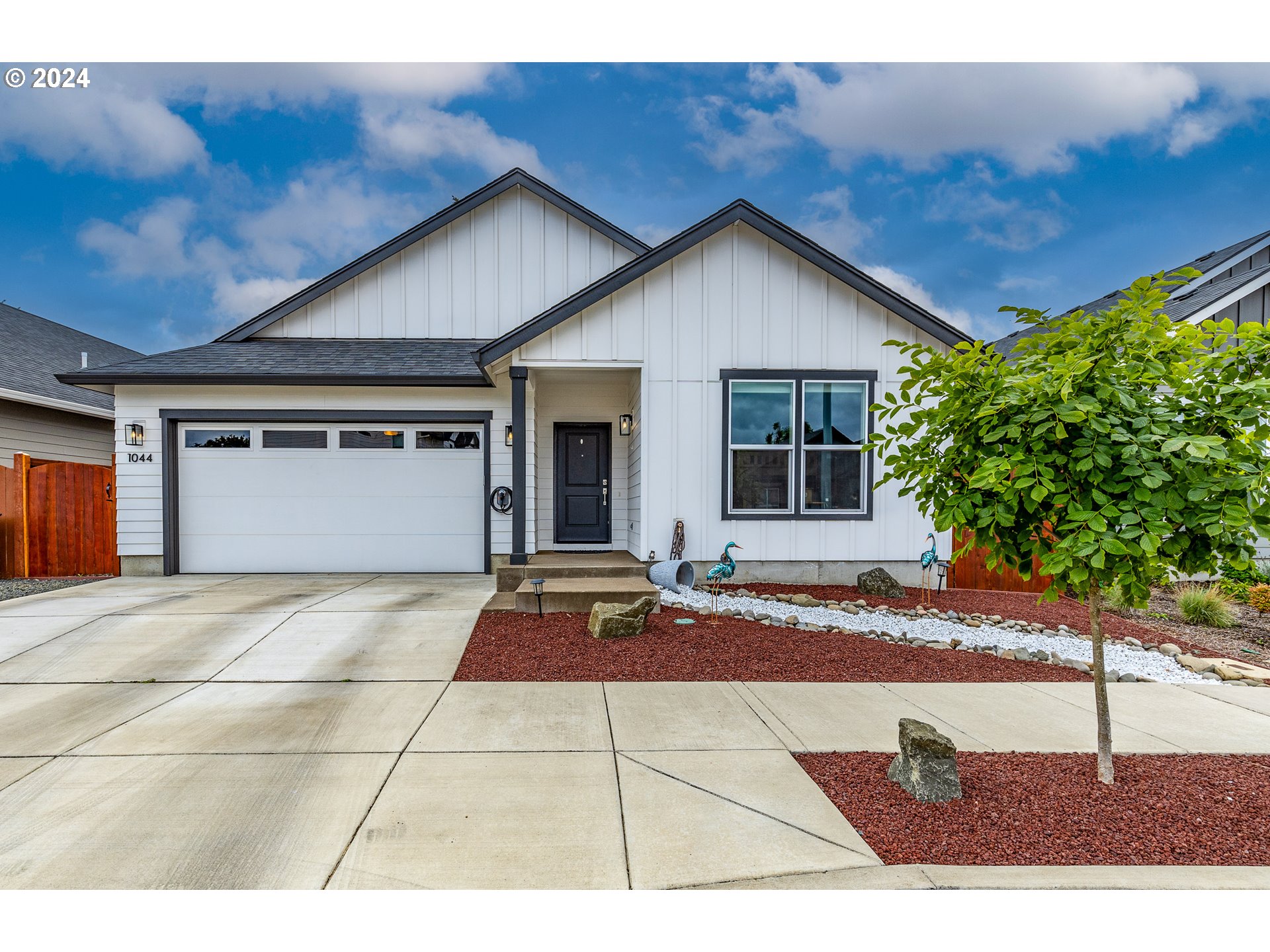 1044 West Olympic Street Springfield, OR 97477 - Photo 1 of 37 a house view with a outdoor space