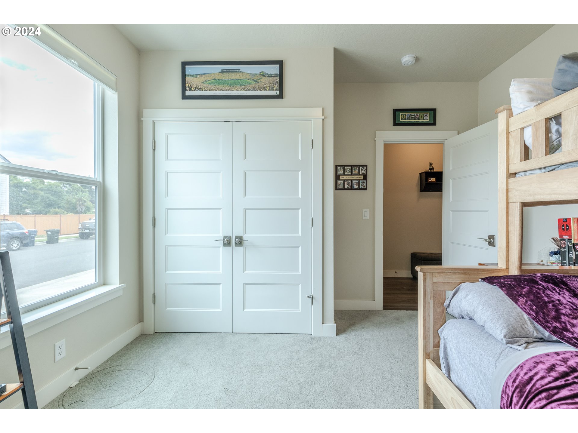 1044 West Olympic Street Springfield, OR 97477 - Photo 19 of 37 a living room with furniture and a window