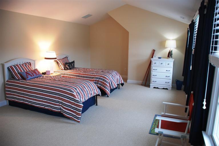 38 Bailey's Path Chatham, MA 02633 - Photo 19 of 20 a bedroom with bed and a window