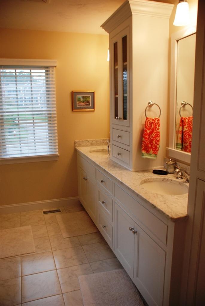 38 Bailey's Path Chatham, MA 02633 - Photo 9 of 20 a bathroom with a sink and a mirror