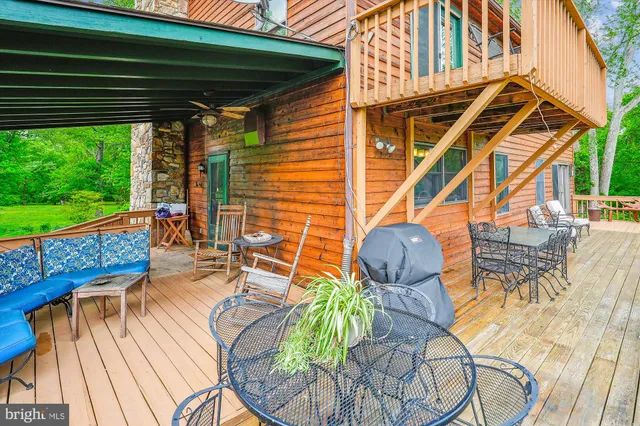 a view of outdoor space yard deck and patio