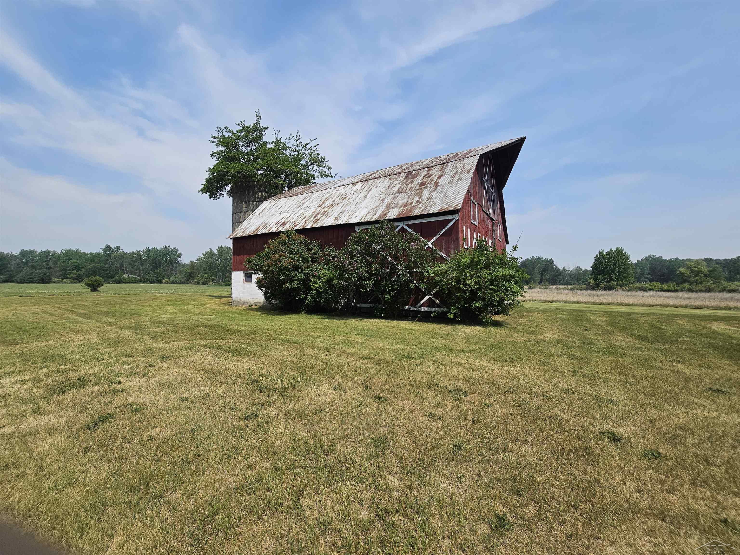 357 East Townline Road Pinconning, MI 48650 - Photo 35 of 36 50111229-34.JPG