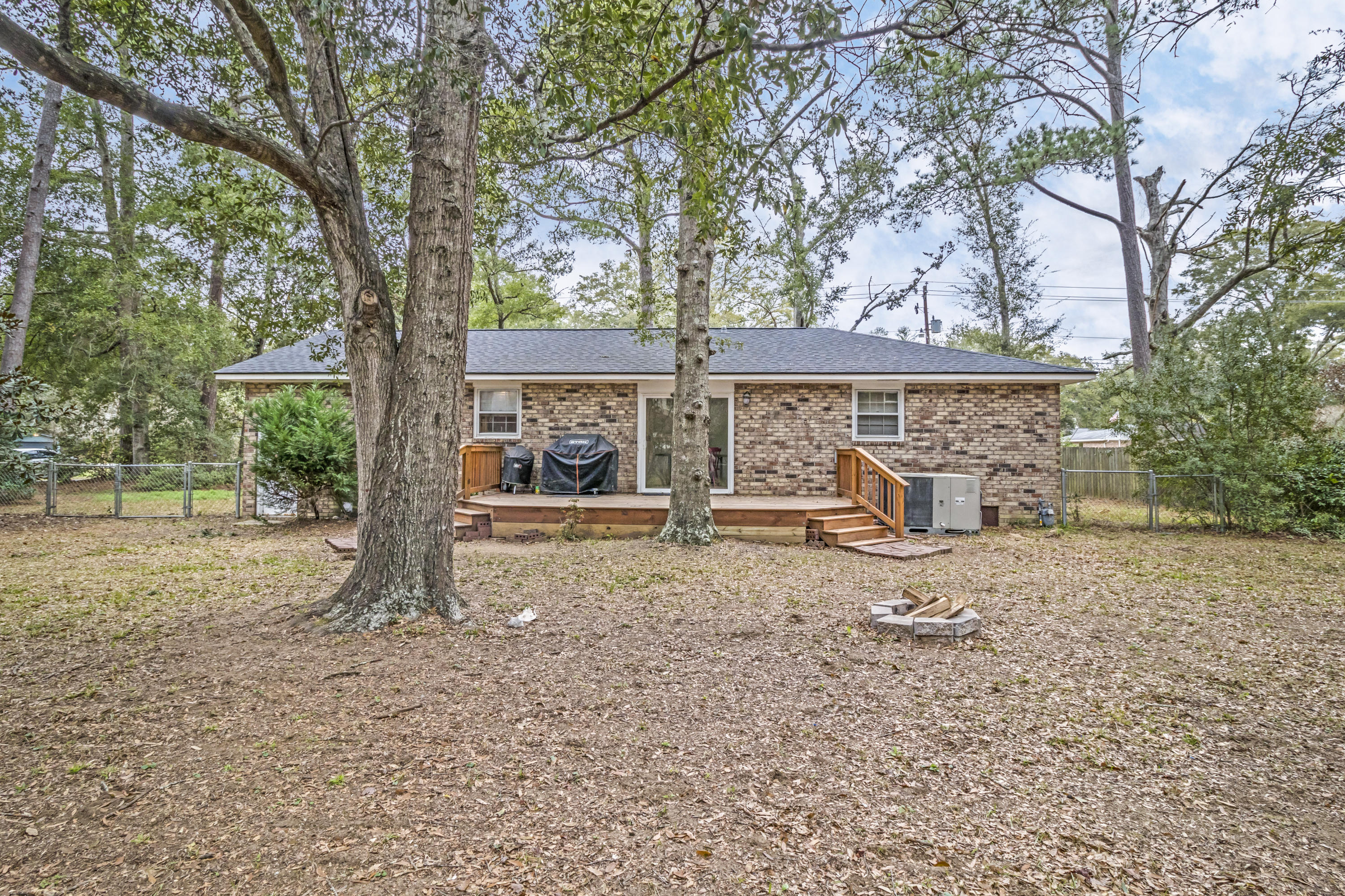683 Harbor View Road Charleston, SC 29412 - Photo 2 of 31 6
