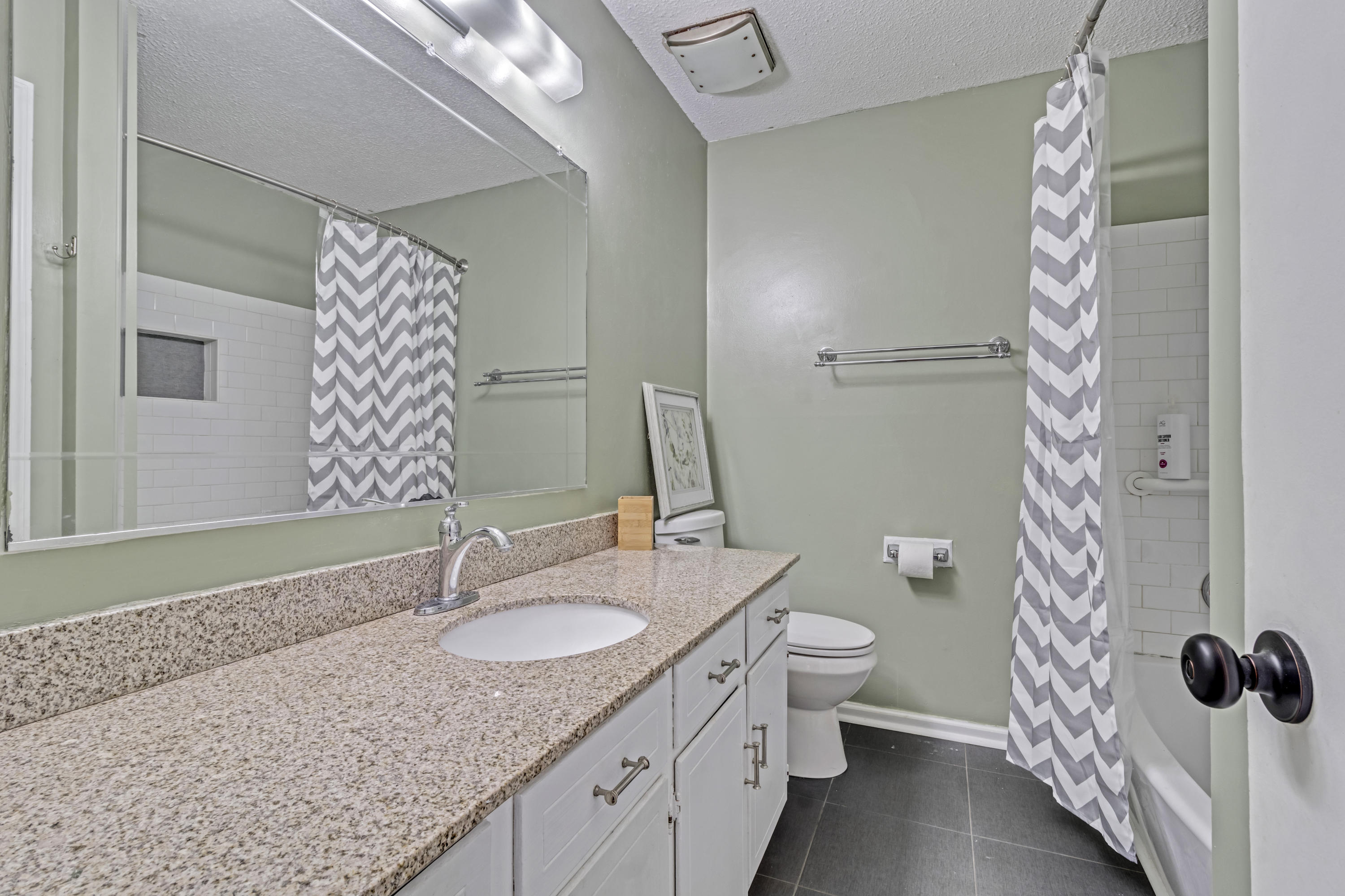 683 Harbor View Road Charleston, SC 29412 - Photo 7 of 31 12