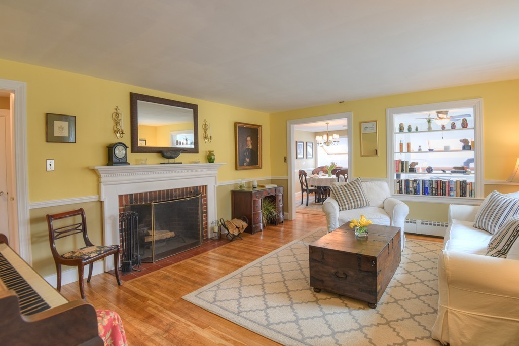 8 Margaret Road Hamilton, MA 01982 - Photo 3 of 30
