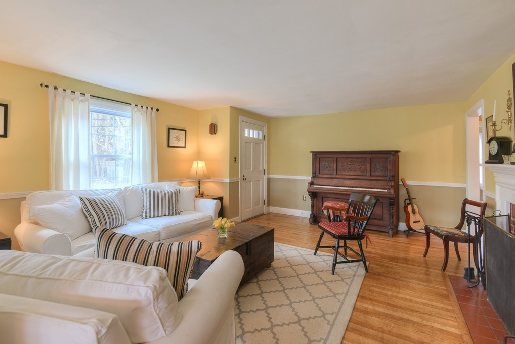 8 Margaret Road Hamilton, MA 01982 - Photo 5 of 30