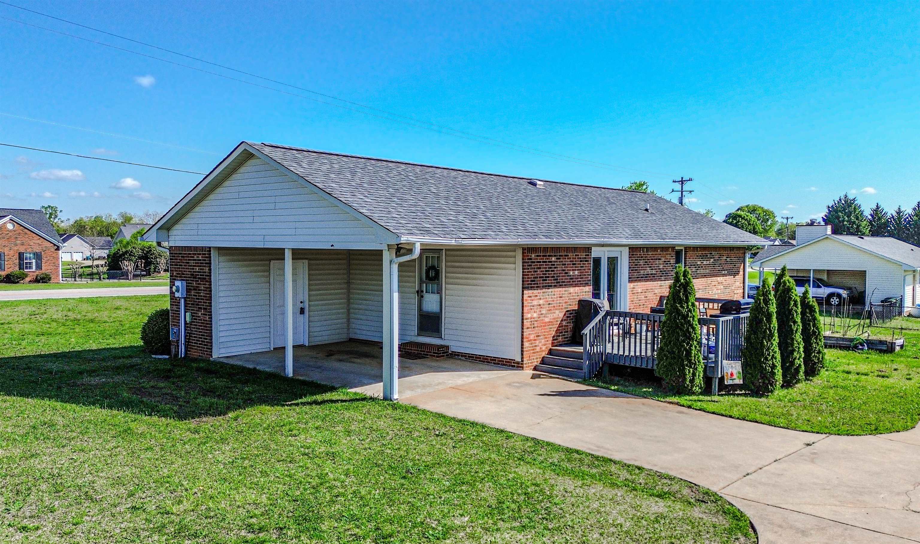 1089 Robbs School Road Gaffney, SC 29341 - Photo 8 of 35