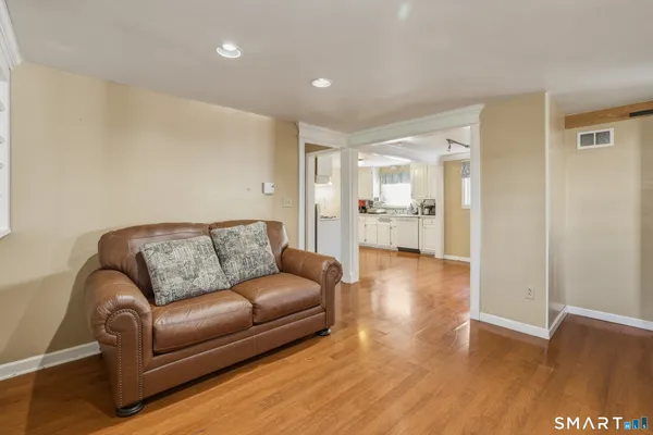 $900 | 26 St Augustine Street, West Hartford, CT 06110