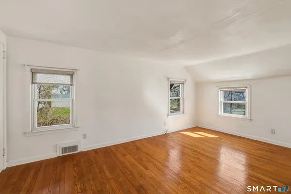 $900 | 26 St Augustine Street, West Hartford, CT 06110