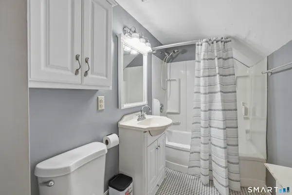 $900 | 26 St Augustine Street, West Hartford, CT 06110