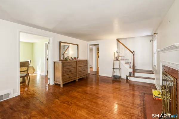 $900 | 26 St Augustine Street, West Hartford, CT 06110