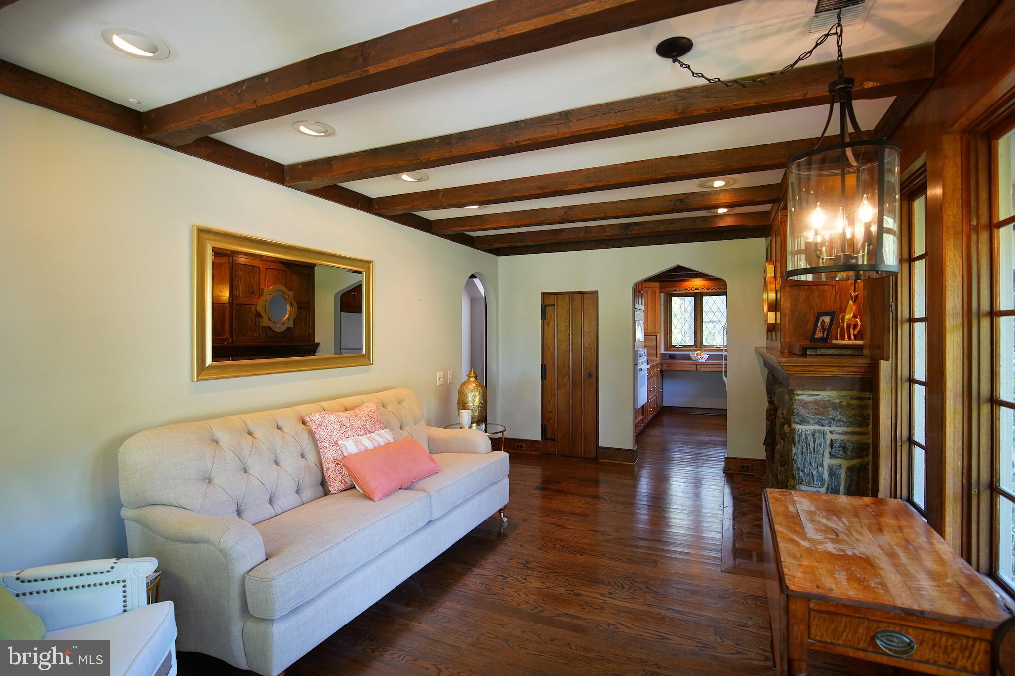 869 Childs Point Road Annapolis, MD 21401 - Photo 39 of 51 Cottage living room