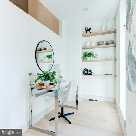 $18,500 | 111 South 24th Street, Philadelphia, PA 19103