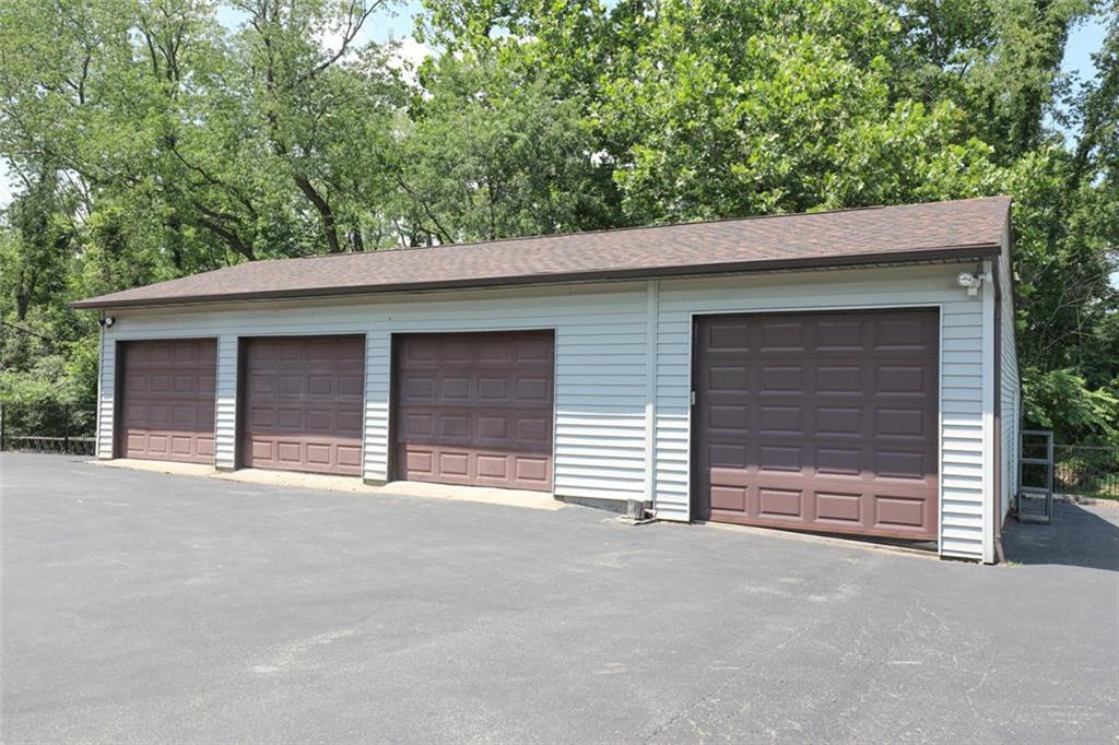 2044 Savannah Road New Castle, PA 16101 - Photo 14 of 16