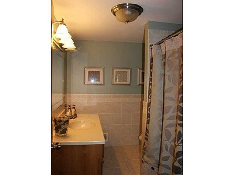 272 Old County Road Smithfield, RI 02917 - Photo 16 of 24 Bathroom.