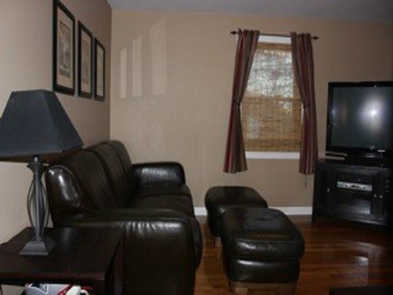 272 Old County Road Smithfield, RI 02917 - Photo 9 of 24 Living Room.