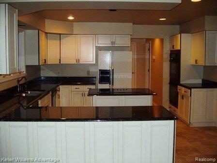 20550 Beck Road Northville, MI 48167 - Photo 9 of 24 Kitchen