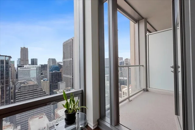 $439,000 | 65 East Monroe Street, Unit 4315, Chicago, IL 60603