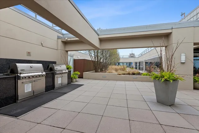 $439,000 | 65 East Monroe Street, Unit 4315, Chicago, IL 60603