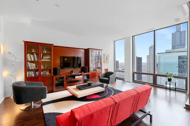 $439,000 | 65 East Monroe Street, Unit 4315, Chicago, IL 60603