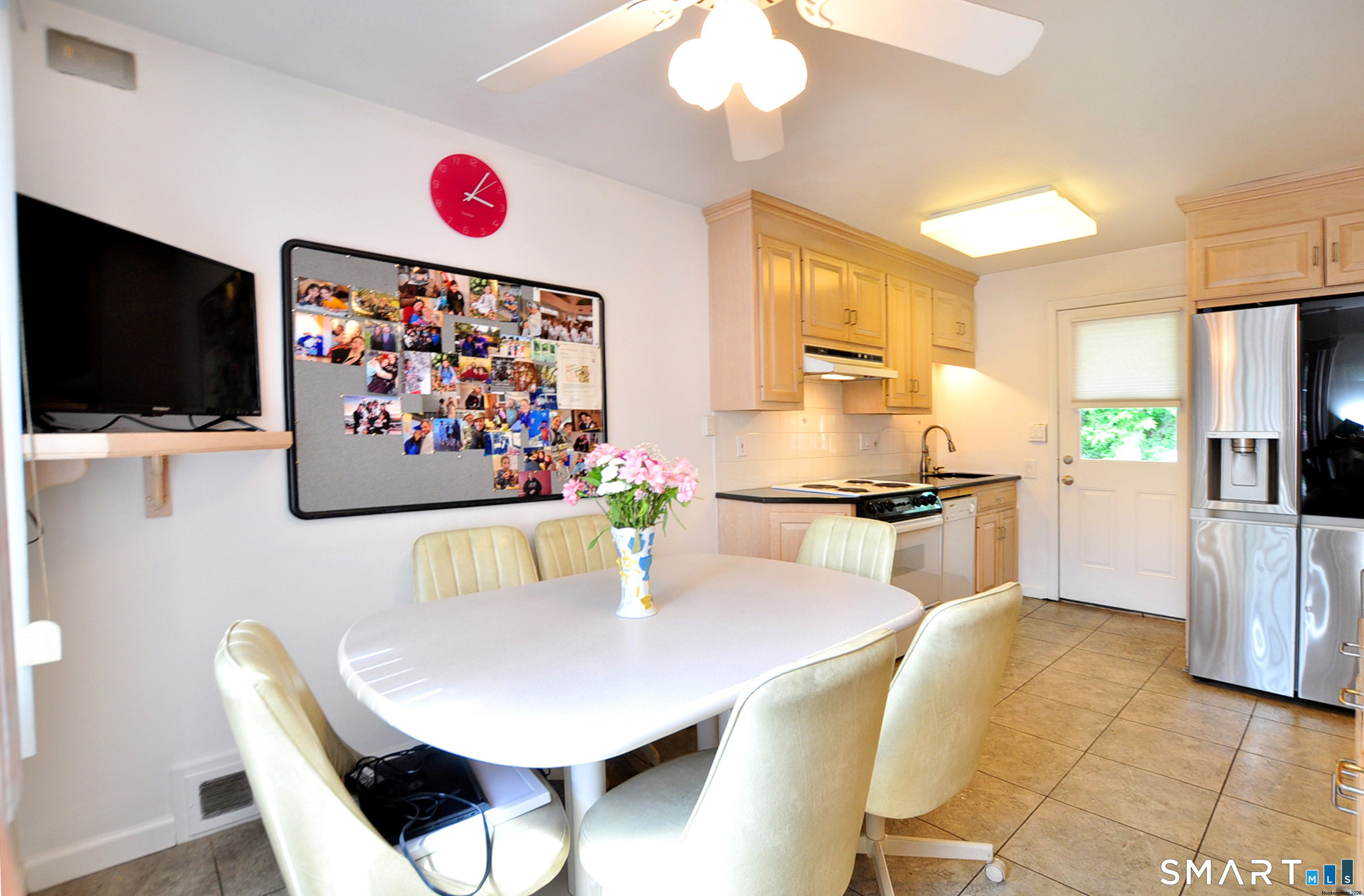 16 Miamis Road West Hartford, CT 06117 - Photo 14 of 39