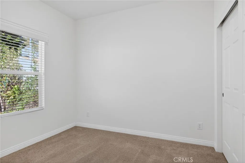 520 Pine Goleta Ca, Unit 55 Goleta, CA 93117 - Photo 19 of 25 an empty room with a window