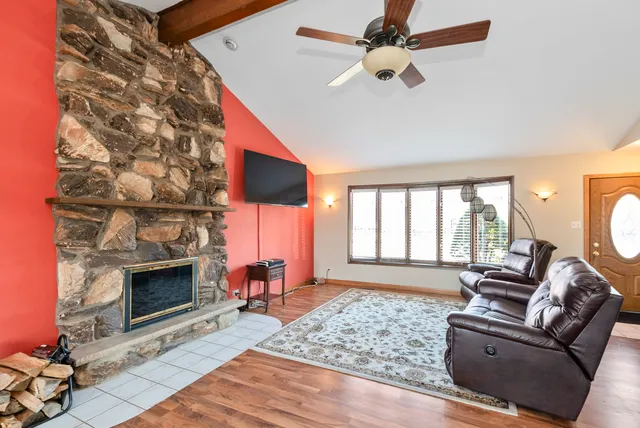 $315,000 | 13748 Le Claire Avenue, Crestwood, IL 60418